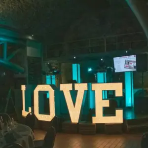 xxl buchstaben love mieten