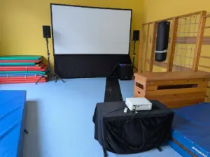 Beamewr , Leinwand und Tontehcnik für Kinoanbend in Herford
